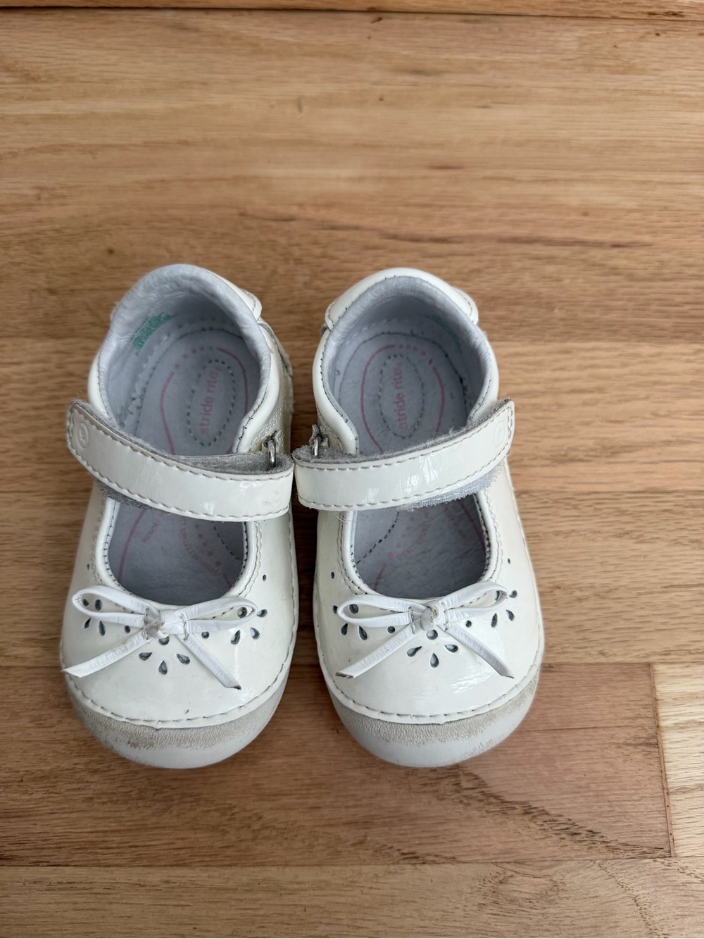 Stride Rite Girls White Patent Mary Jane Shoes with Bow 5.5 W